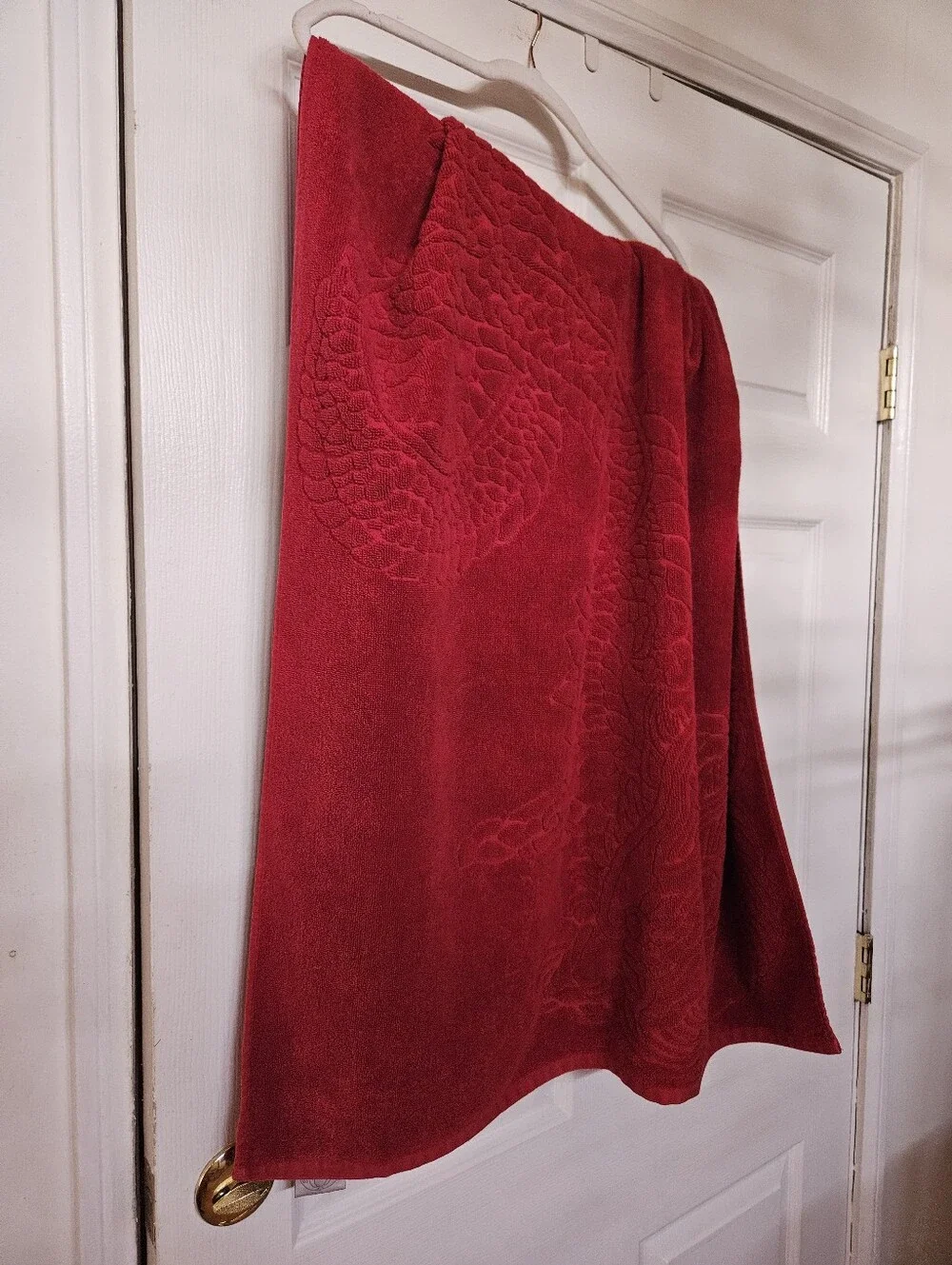 NATORI Set of 2 Dragon Bath Towel Red Embossed Jacquard Cotton Asian Oriental